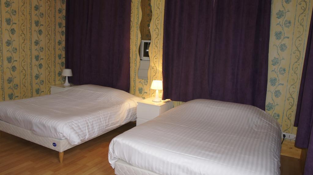 Le Natural Hotel Selongey Bilik gambar